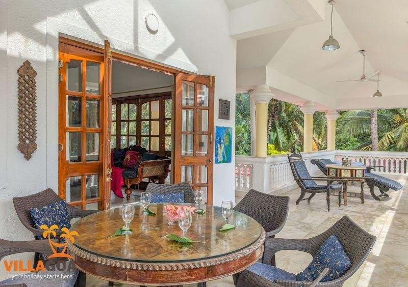 Beachfront Luxury Villa Tiara