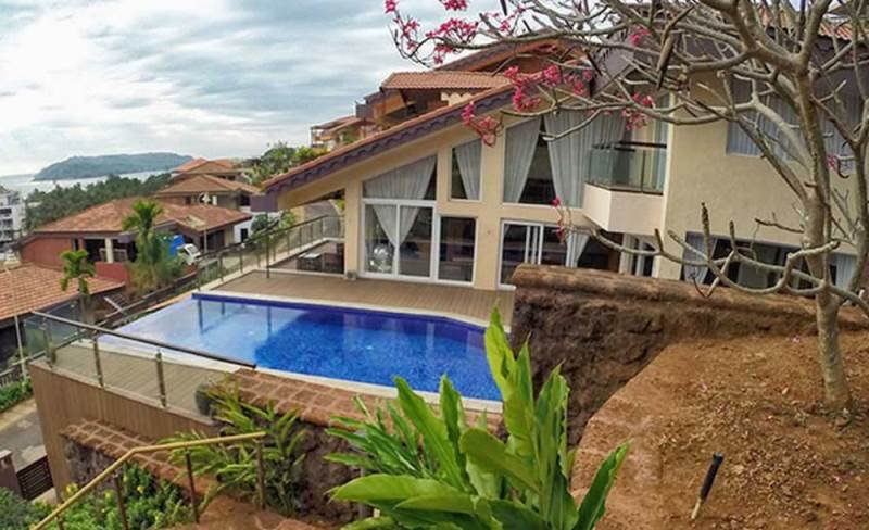 Luxury villa Hummus