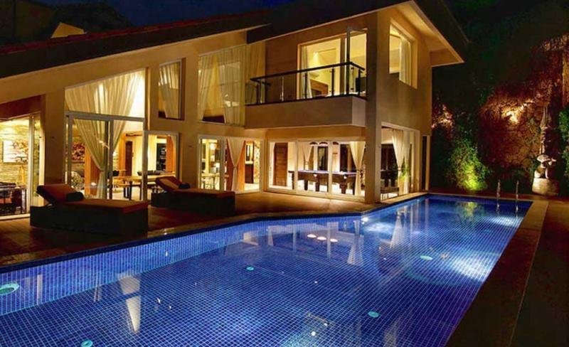 Luxury villa Hummus
