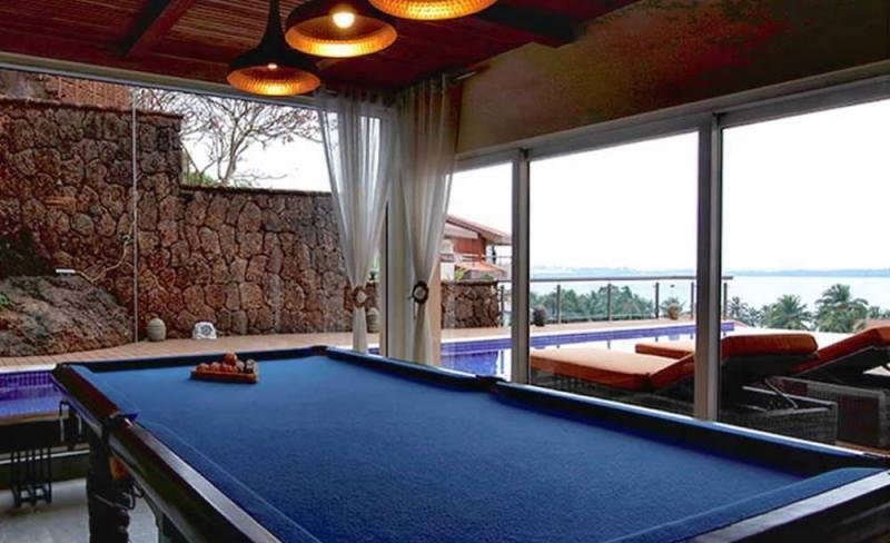 Luxury villa Hummus