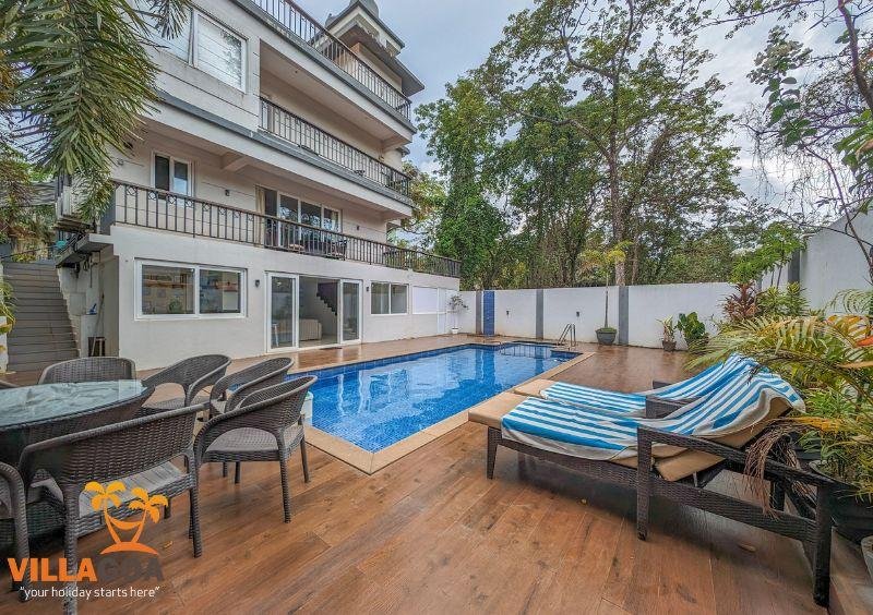 Private pool Villa Mira