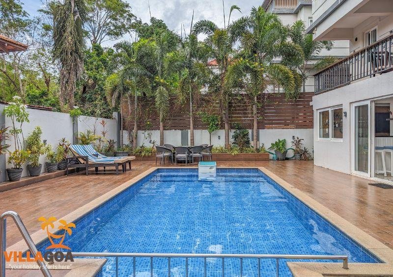 Private pool Villa Mira