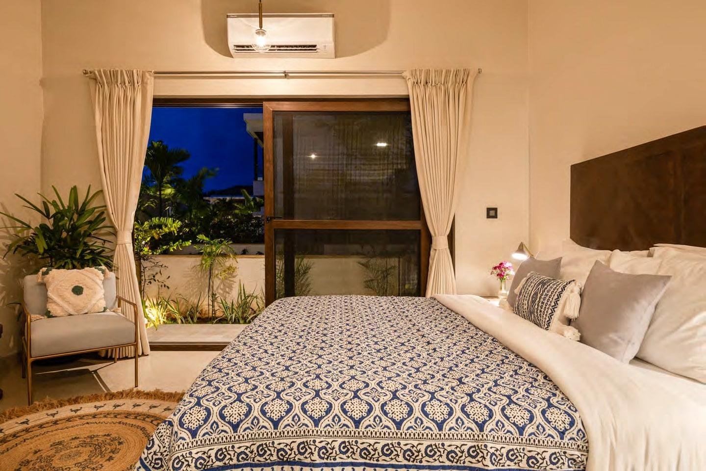Villa  MayriT