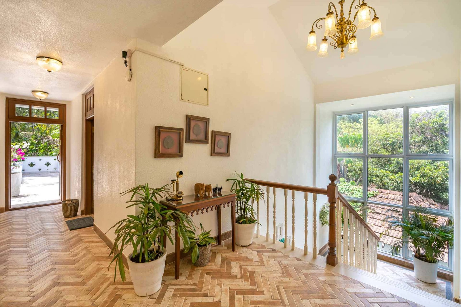 Moira Villa Tropicana
