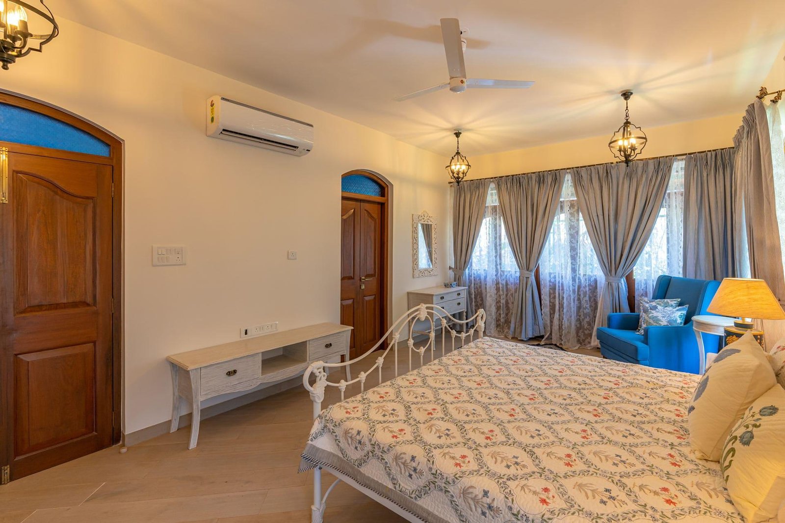 Moira Luxury Villa Kiss